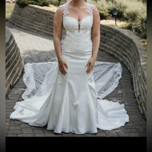 Pilar Aleece Wedding Gown - **only worn for 2 hours